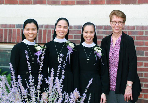 Vietnamese Sisters Renew Vows At Mount St. Francis Center